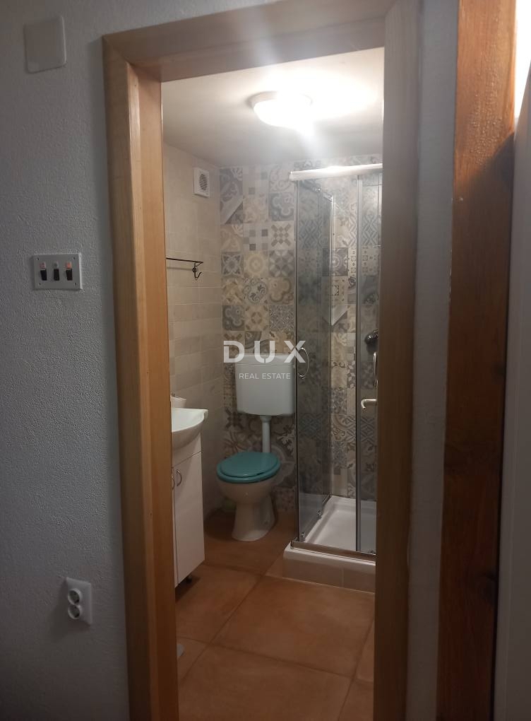 CRIKVENICA, BELGRADO - casa con due appartamenti con vista mare + cortile + casa da ristrutturare! OCCASIONE!!!