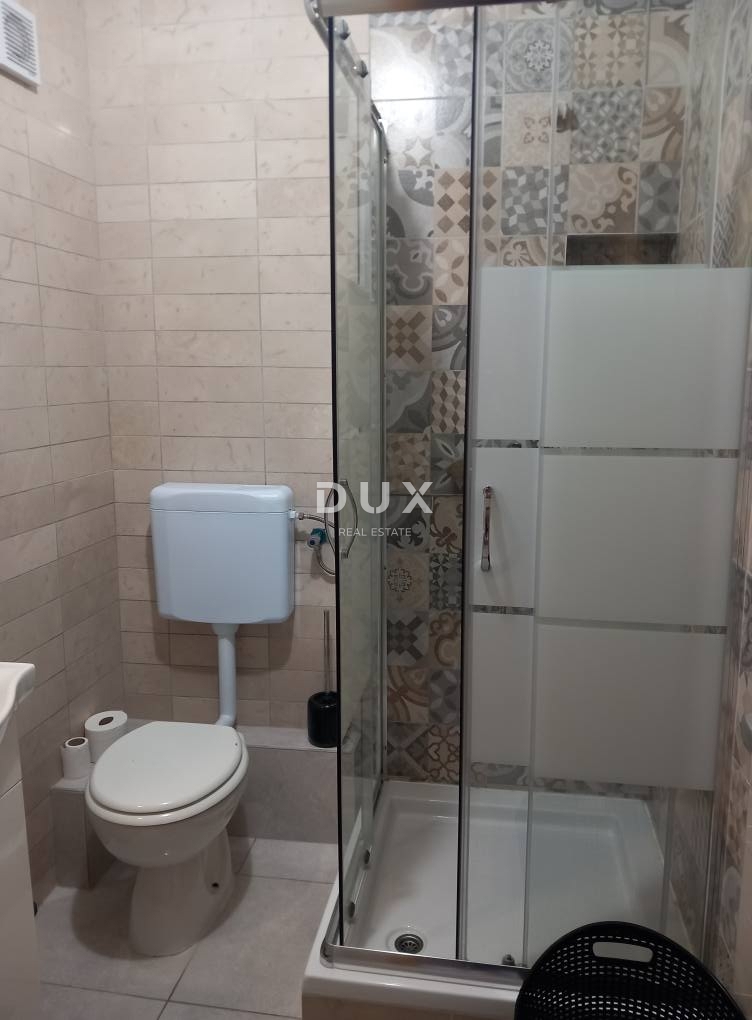 CRIKVENICA, BELGRADO - casa con due appartamenti con vista mare + cortile + casa da ristrutturare! OCCASIONE!!!