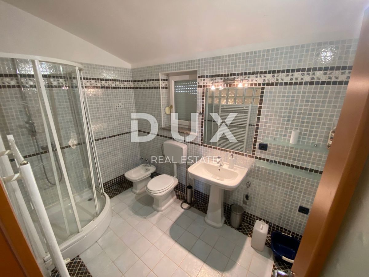 KRALJEVICA, ŠMRIKA - casa indipendente con piscina, garage, giardino e vista mare! OPPORTUNITÀ!