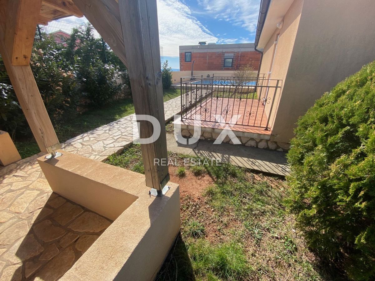 KRALJEVICA, ŠMRIKA - casa indipendente con piscina, garage, giardino e vista mare! OPPORTUNITÀ!