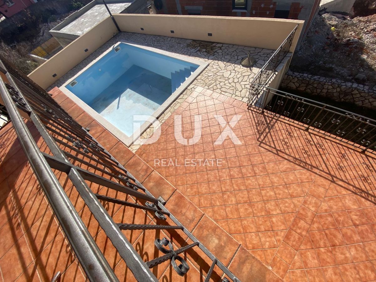 KRALJEVICA, ŠMRIKA - casa indipendente con piscina, garage, giardino e vista mare! OPPORTUNITÀ!