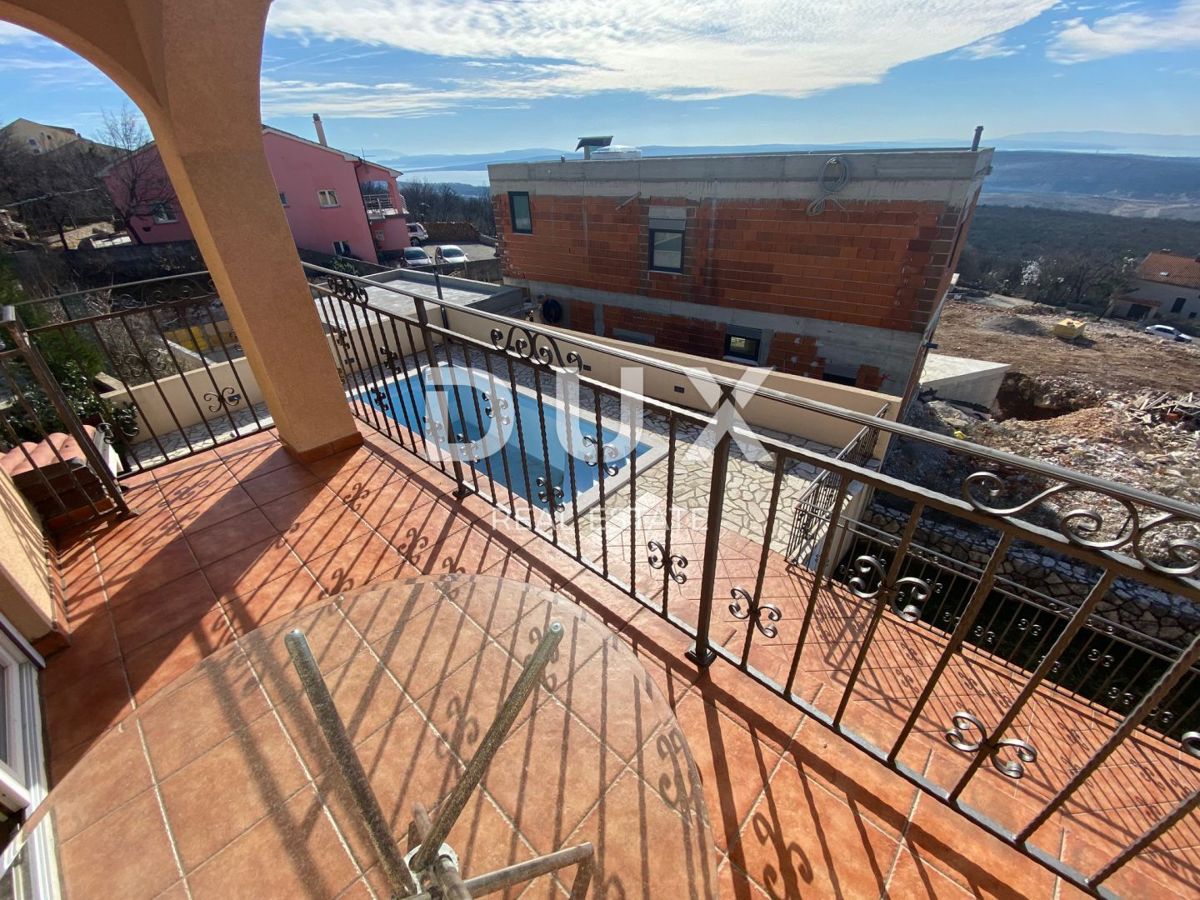 KRALJEVICA, ŠMRIKA - casa indipendente con piscina, garage, giardino e vista mare! OPPORTUNITÀ!