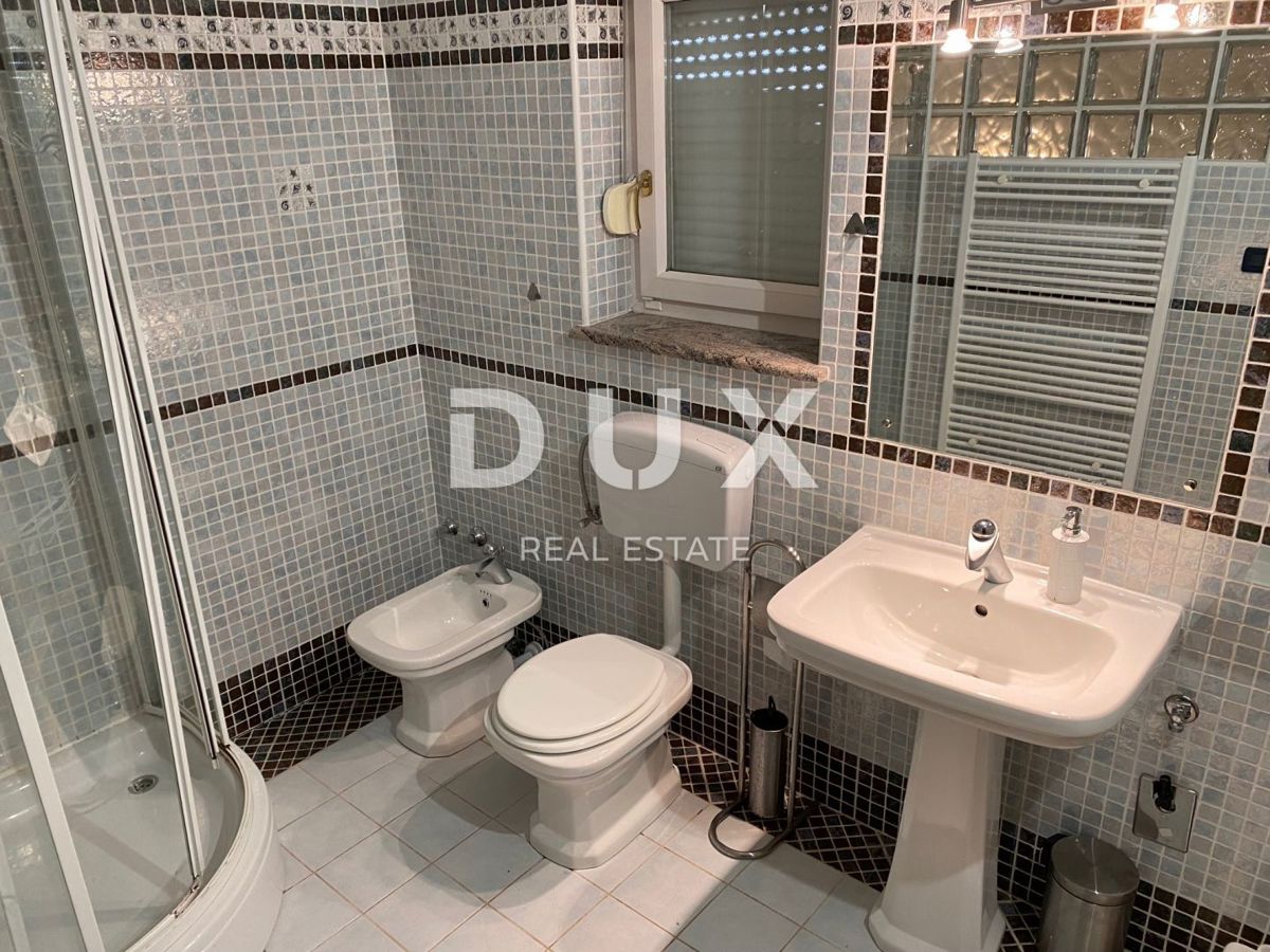 KRALJEVICA, ŠMRIKA - casa indipendente con piscina, garage, giardino e vista mare! OPPORTUNITÀ!