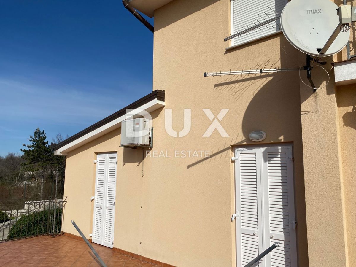 KRALJEVICA, ŠMRIKA - casa indipendente con piscina, garage, giardino e vista mare! OPPORTUNITÀ!