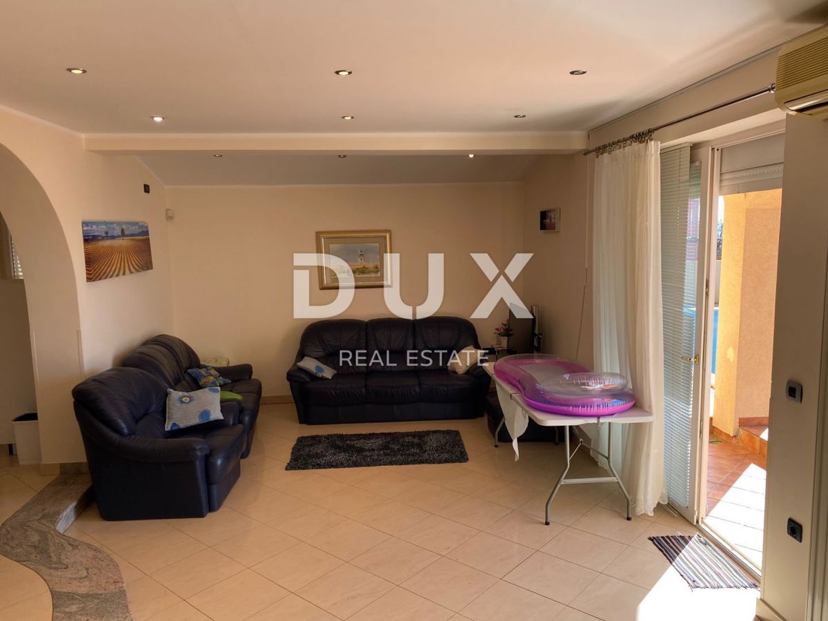 KRALJEVICA, ŠMRIKA - casa indipendente con piscina, garage, giardino e vista mare! OPPORTUNITÀ!