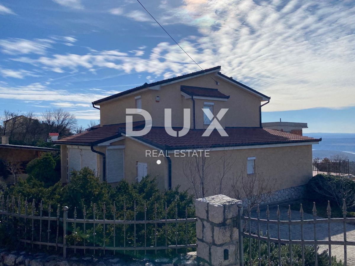 KRALJEVICA, ŠMRIKA - casa indipendente con piscina, garage, giardino e vista mare! OPPORTUNITÀ!