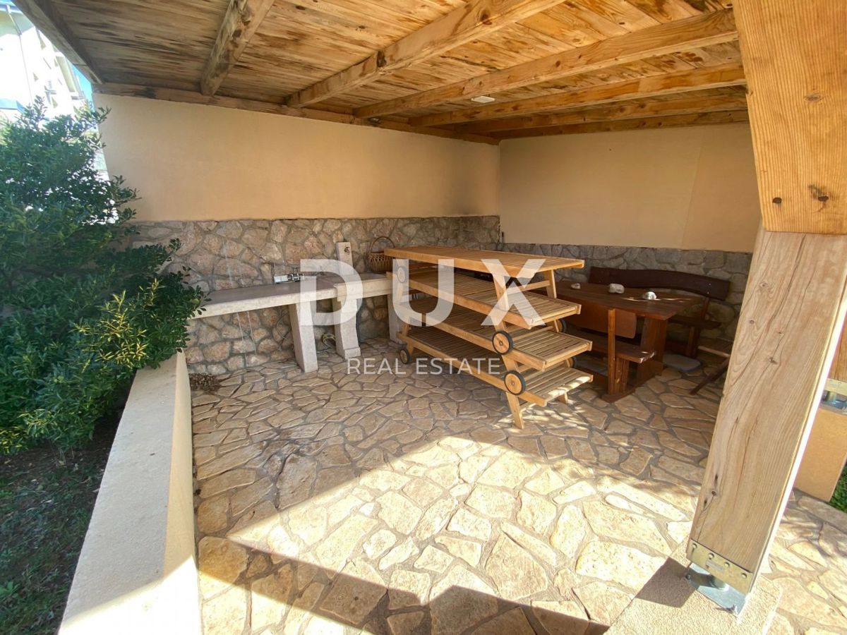 KRALJEVICA, ŠMRIKA - casa indipendente con piscina, garage, giardino e vista mare! OPPORTUNITÀ!