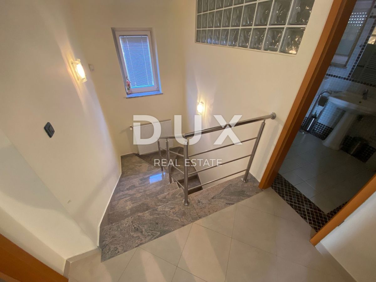 KRALJEVICA, ŠMRIKA - casa indipendente con piscina, garage, giardino e vista mare! OPPORTUNITÀ!