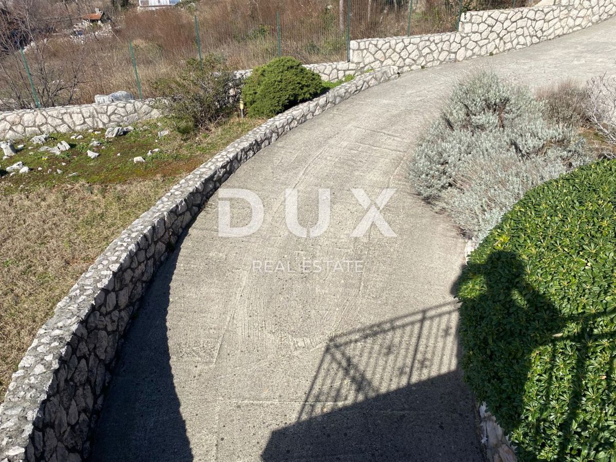 KRALJEVICA, ŠMRIKA - casa indipendente con piscina, garage, giardino e vista mare! OPPORTUNITÀ!