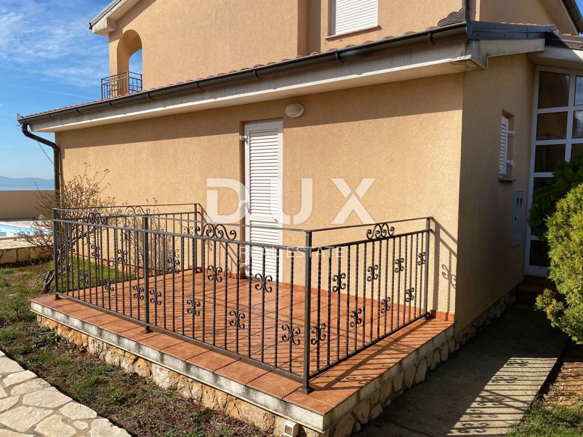 KRALJEVICA, ŠMRIKA - casa indipendente con piscina, garage, giardino e vista mare! OPPORTUNITÀ!