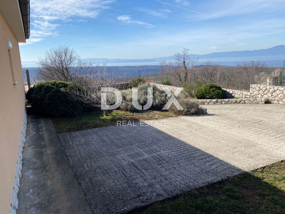 KRALJEVICA, ŠMRIKA - casa indipendente con piscina, garage, giardino e vista mare! OPPORTUNITÀ!