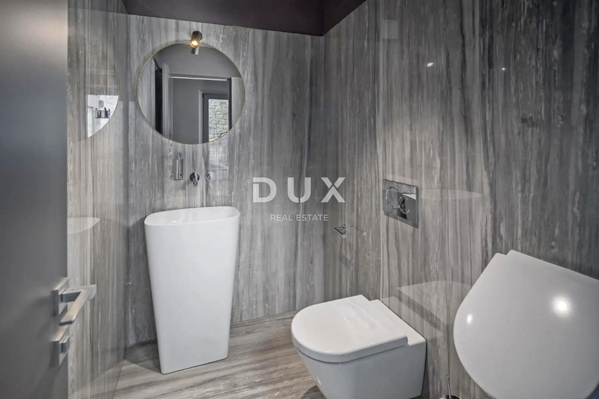 ISTRIA, PARENZO - Casa in pietra di design