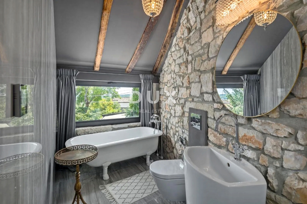 ISTRIA, PARENZO - Casa in pietra di design