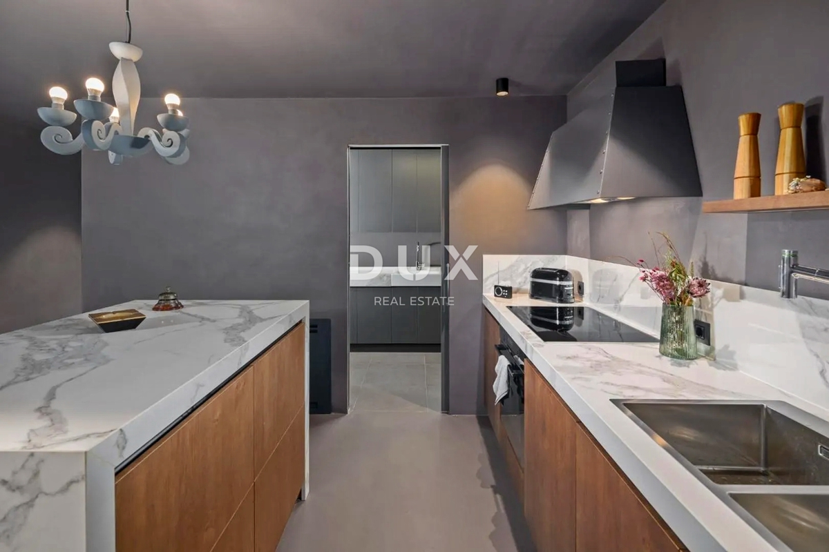 ISTRIA, PARENZO - Casa in pietra di design