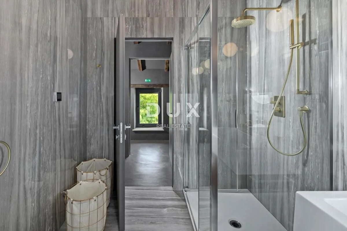 ISTRIA, PARENZO - Casa in pietra di design