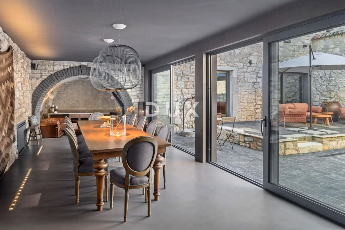 ISTRIA, PARENZO - Casa in pietra di design