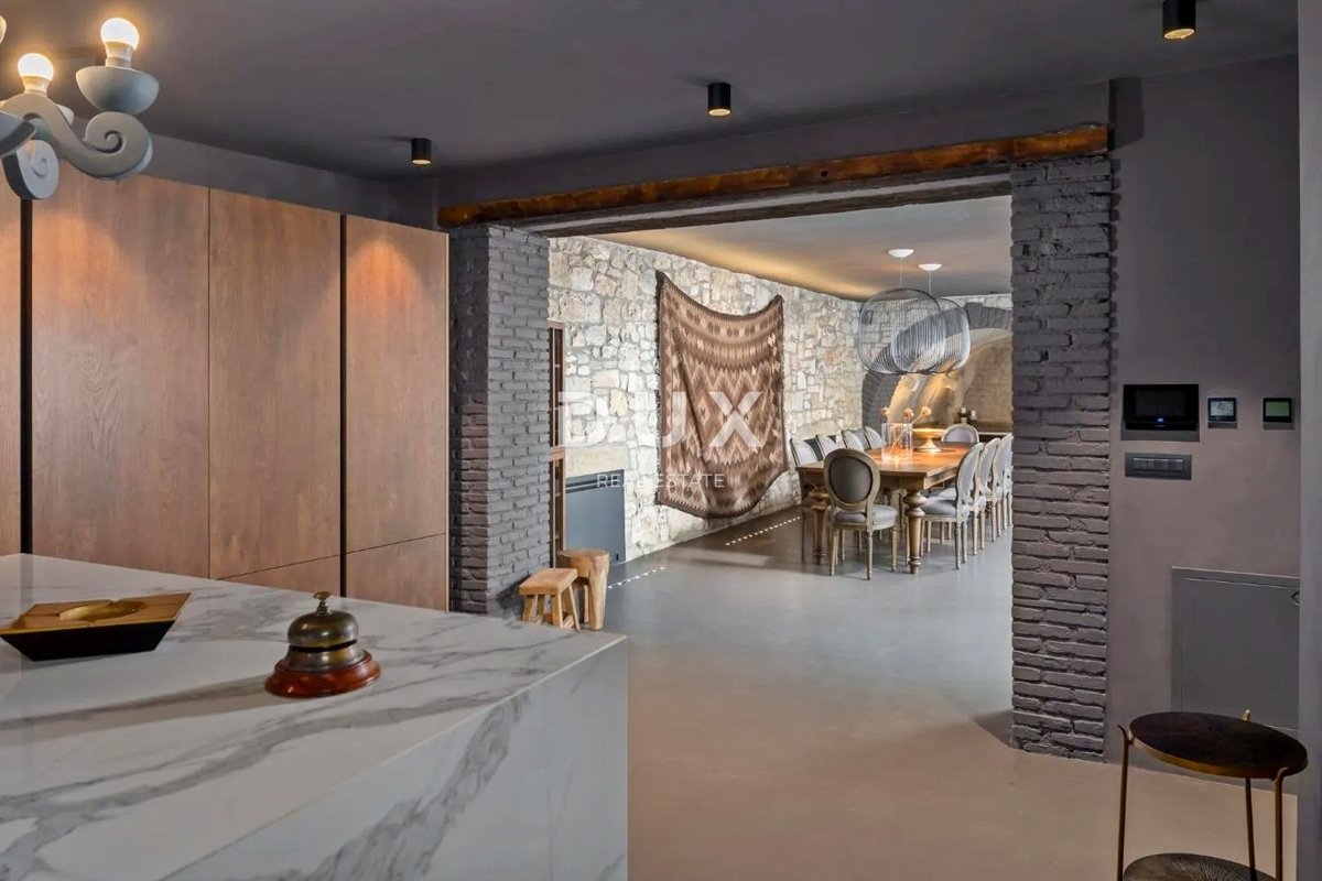 ISTRIA, PARENZO - Casa in pietra di design