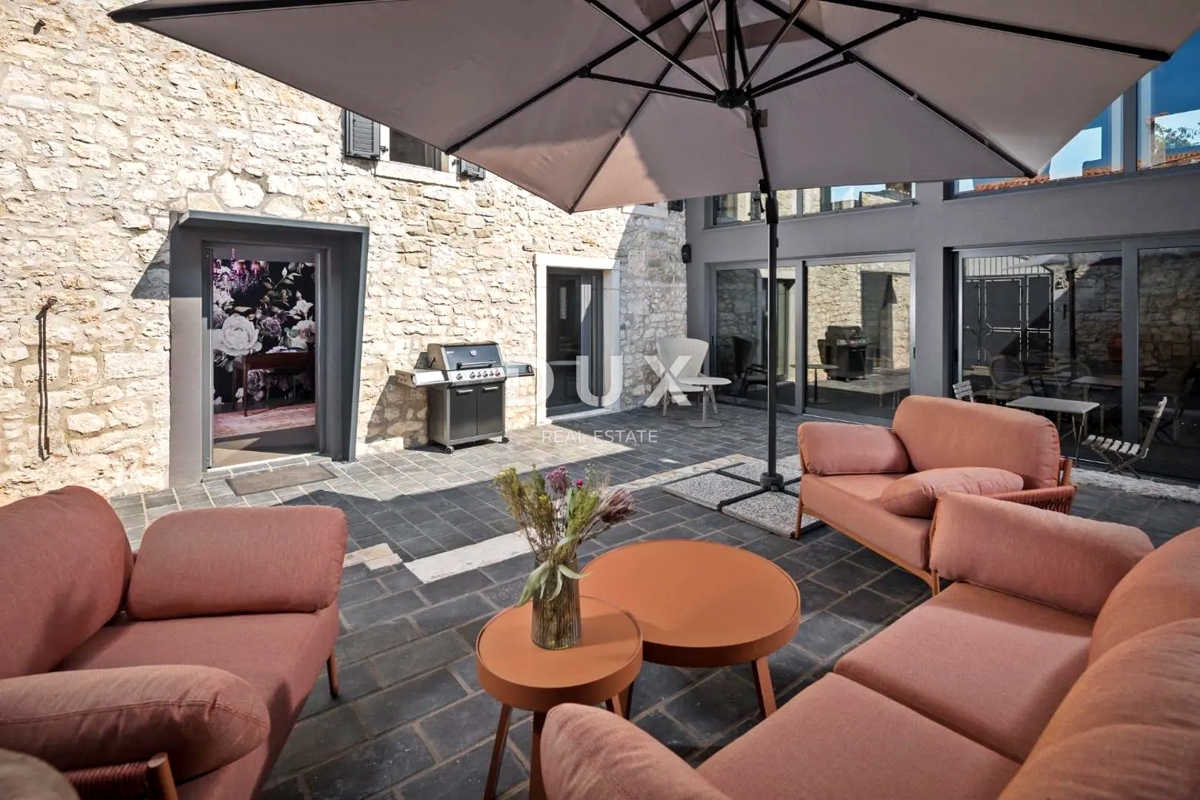 ISTRIA, PARENZO - Casa in pietra di design