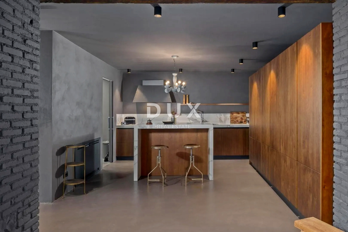 ISTRIA, PARENZO - Casa in pietra di design