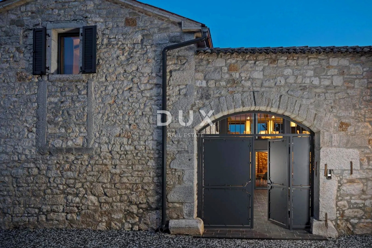 ISTRIA, PARENZO - Casa in pietra di design