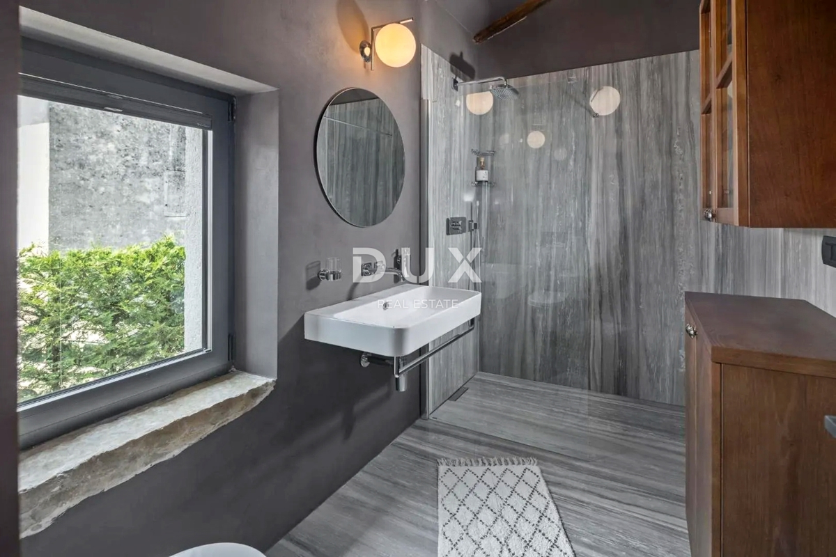 ISTRIA, PARENZO - Casa in pietra di design