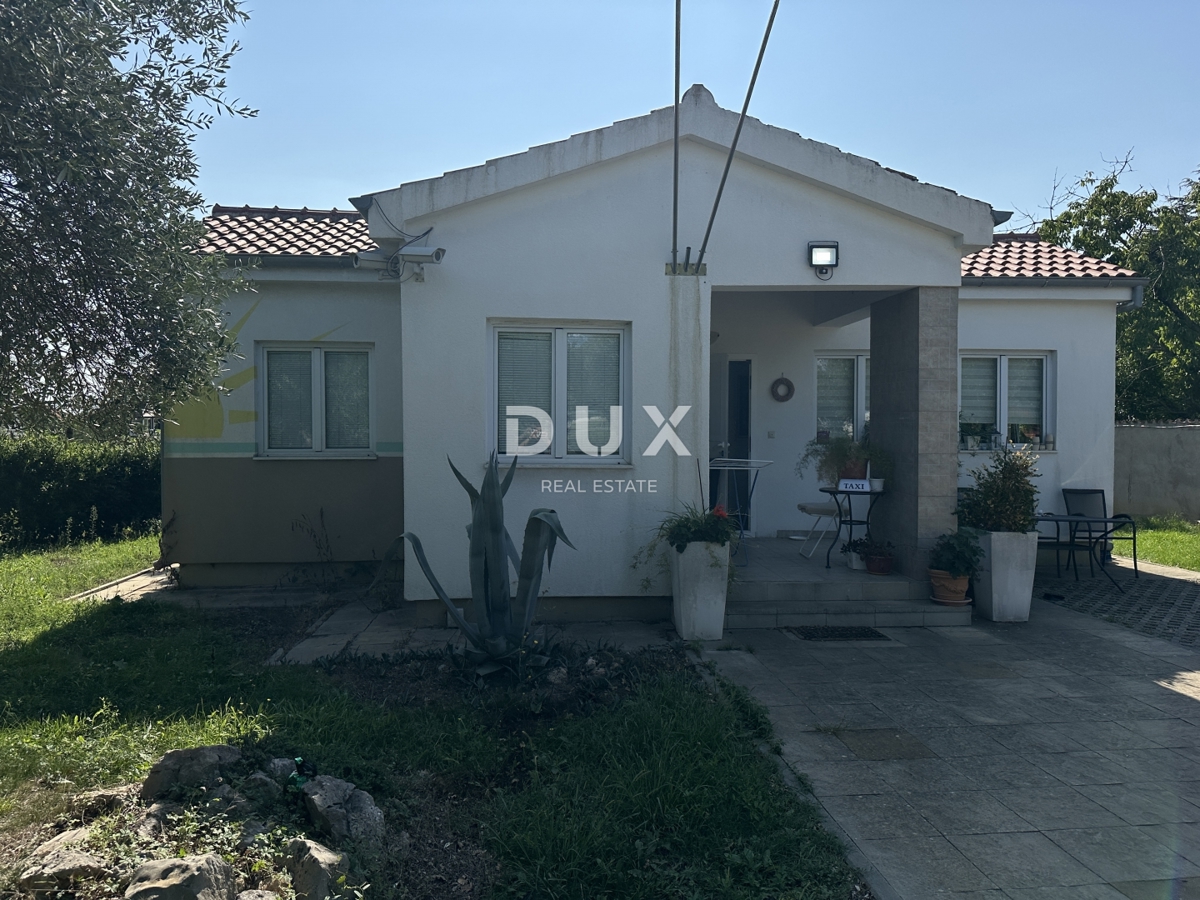 ZADAR, MURVICA – Casa a un piano in posizione privilegiata, terreno di 600 m²