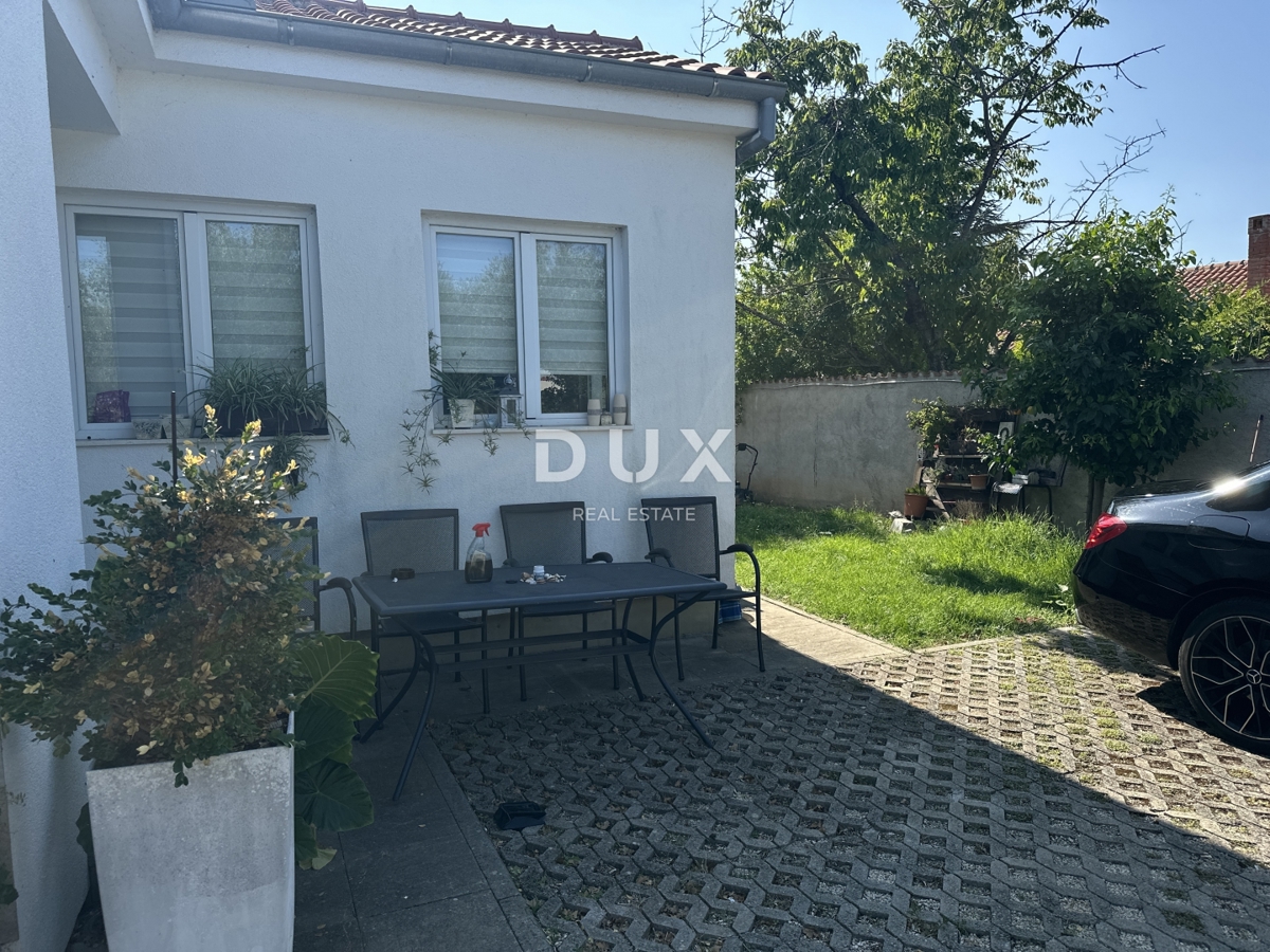 ZADAR, MURVICA – Casa a un piano in posizione privilegiata, terreno di 600 m²