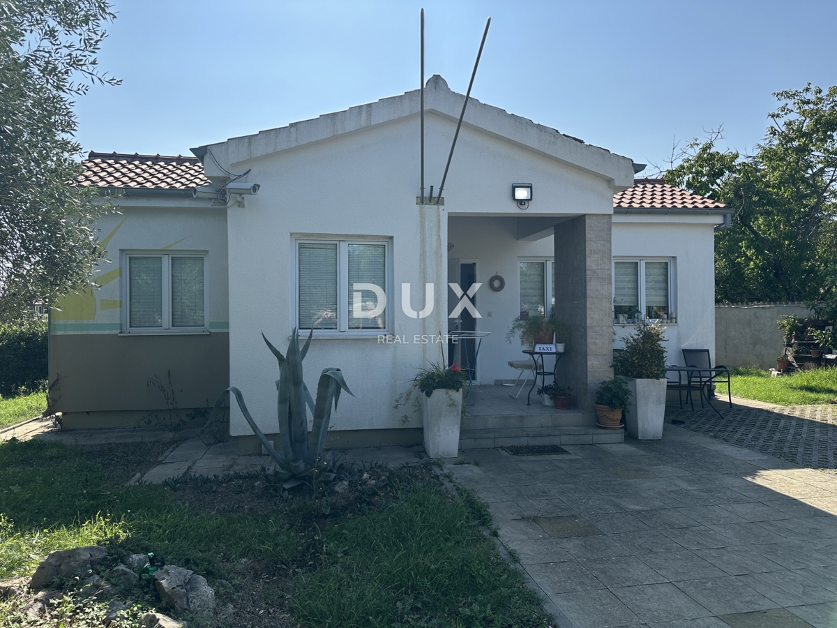 ZADAR, MURVICA – Casa a un piano in posizione privilegiata, terreno di 600 m²