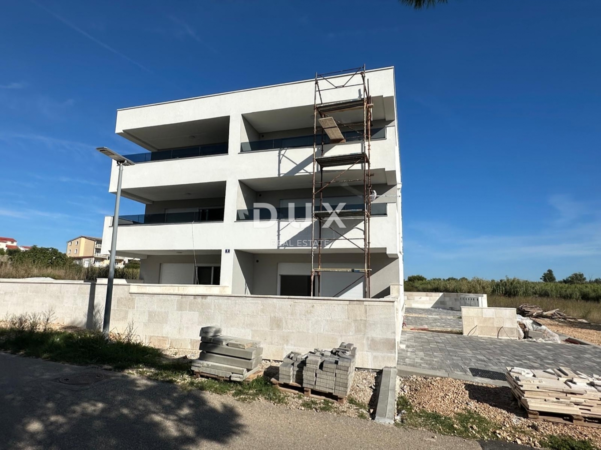 L'ISOLA DI PAG, POVLJANA, appartamento con 2 camere da letto in uno splendido edificio nuovo