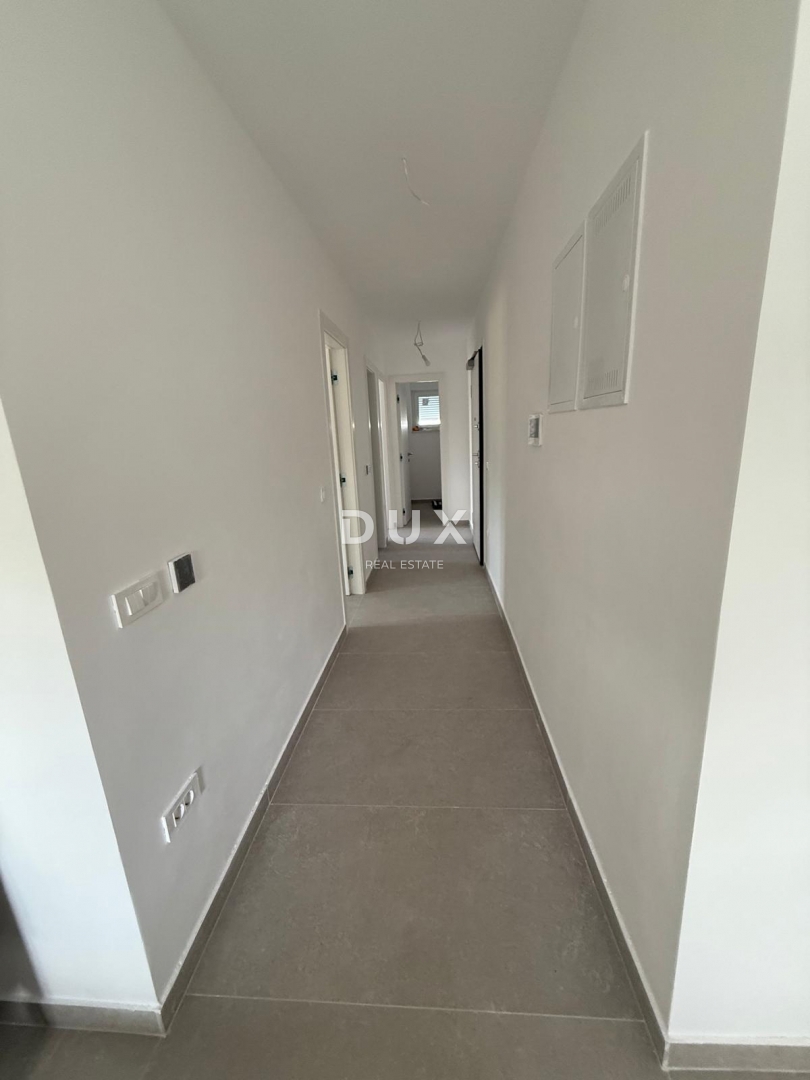 L'ISOLA DI PAG, POVLJANA, appartamento con 2 camere da letto in uno splendido edificio nuovo