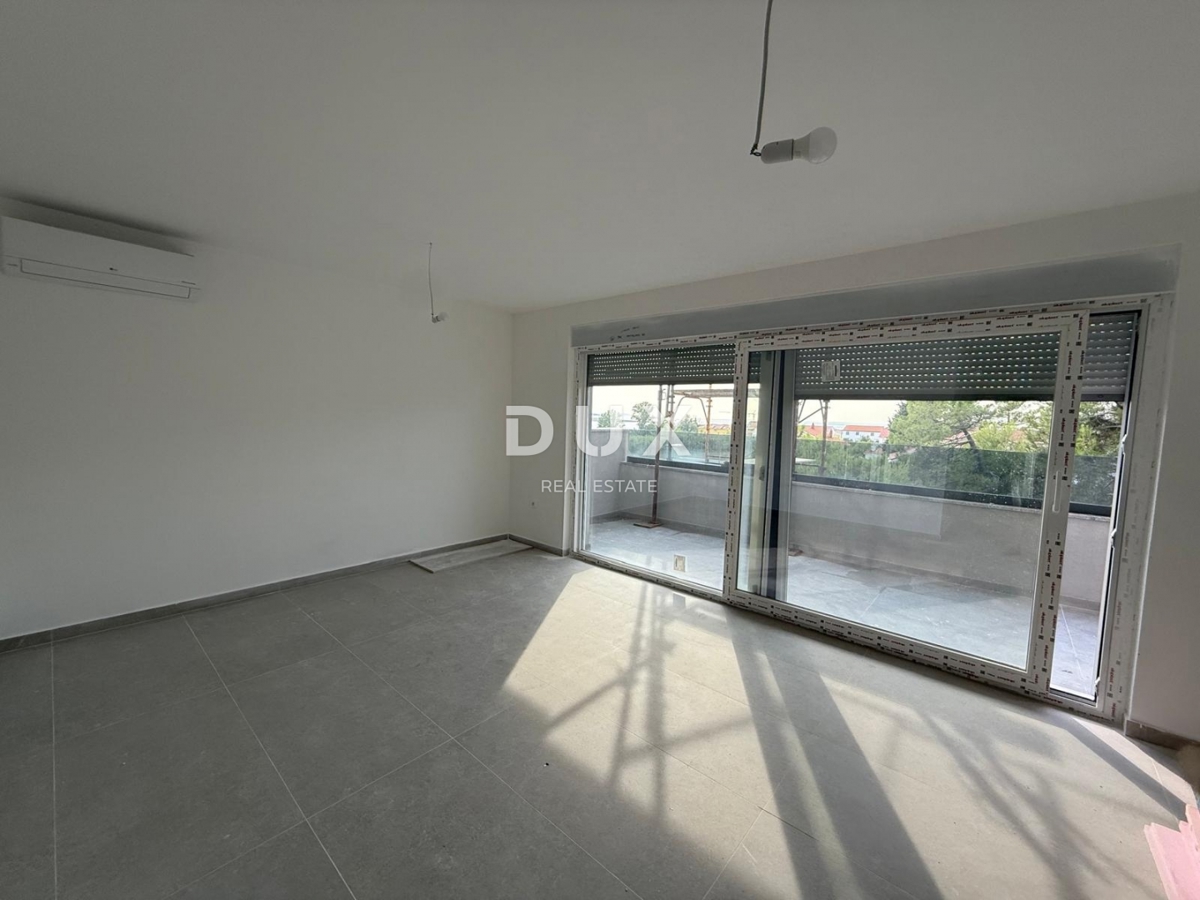 L'ISOLA DI PAG, POVLJANA, appartamento con 2 camere da letto in uno splendido edificio nuovo