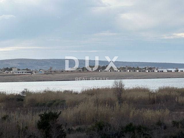 L'ISOLA DI PAG, POVLJANA, appartamento con 2 camere da letto in uno splendido edificio nuovo
