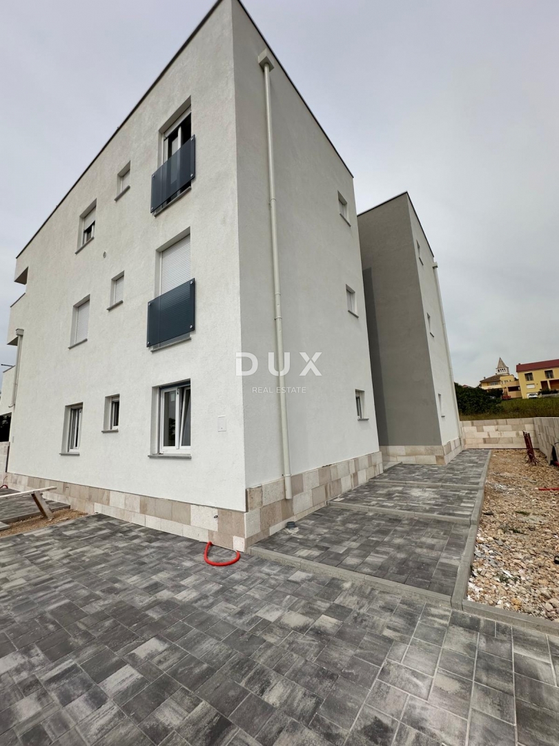 L'ISOLA DI PAG, POVLJANA, appartamento con 2 camere da letto in uno splendido edificio nuovo