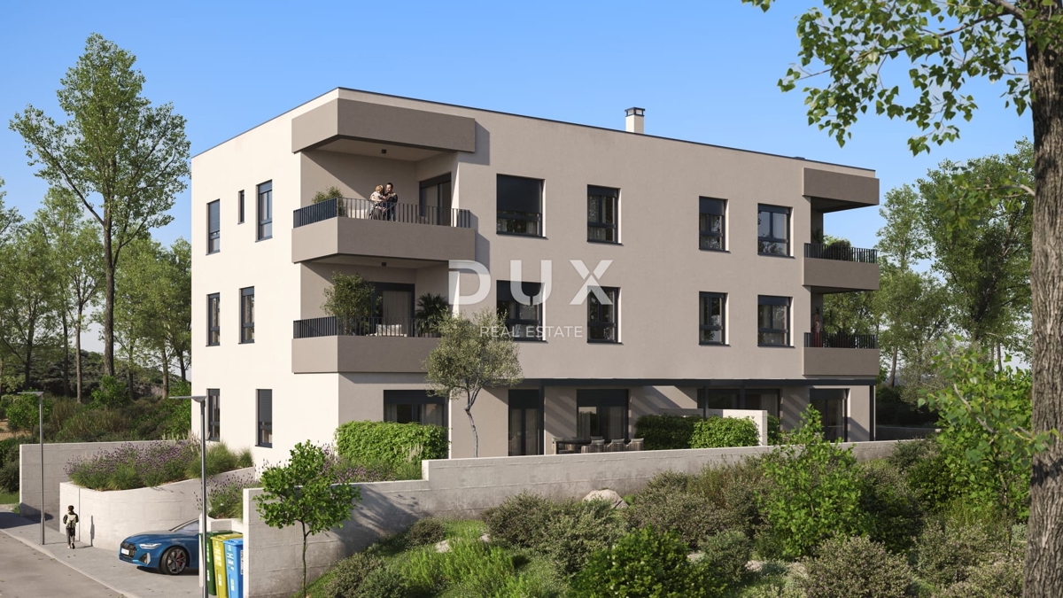 ISTRIA, POLA - Nuovo edificio moderno! Piano terra con cortile! 