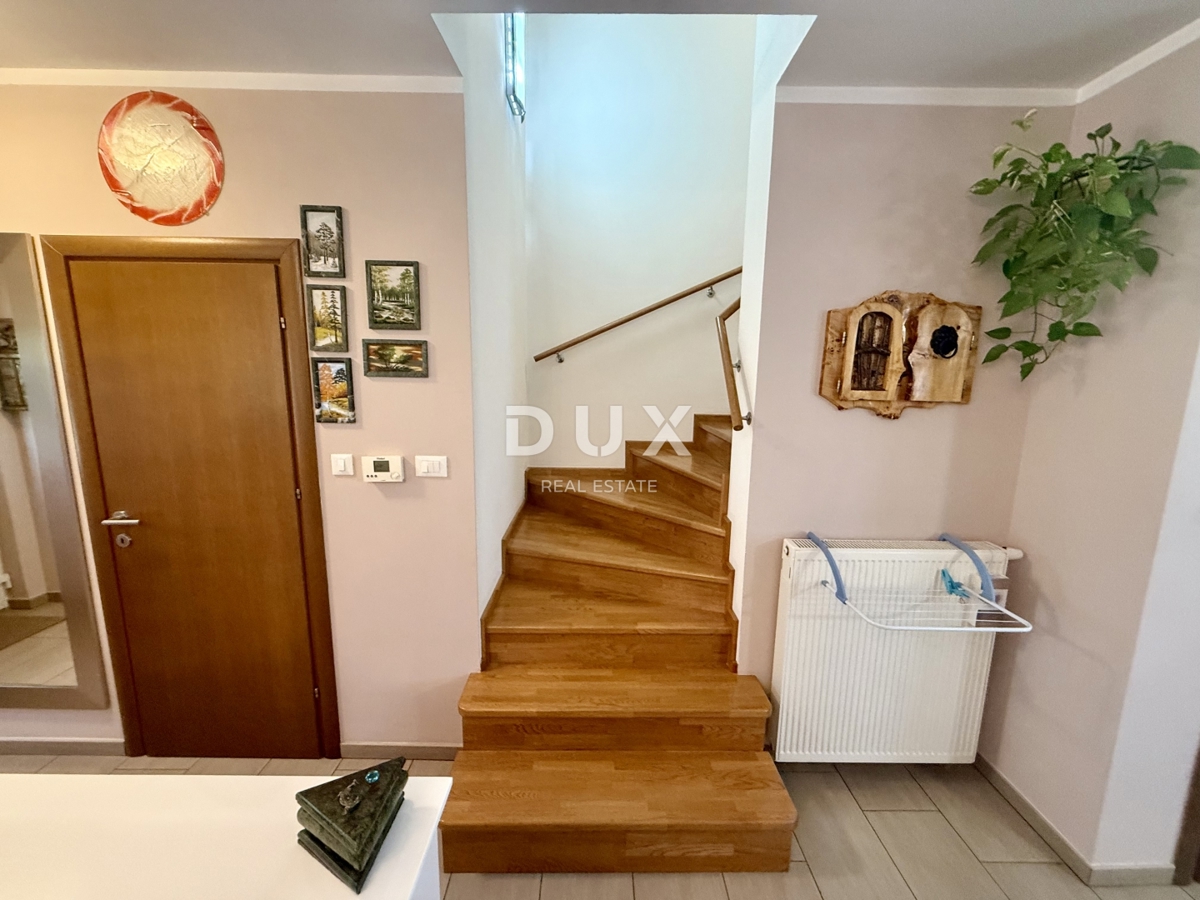 KOSTRENA - 3 camere da letto + soggiorno in un nuovo edificio con giardino e vista mare!