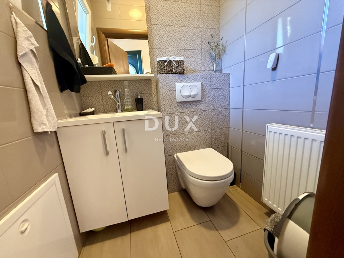 KOSTRENA - 3 camere da letto + soggiorno in un nuovo edificio con giardino e vista mare!