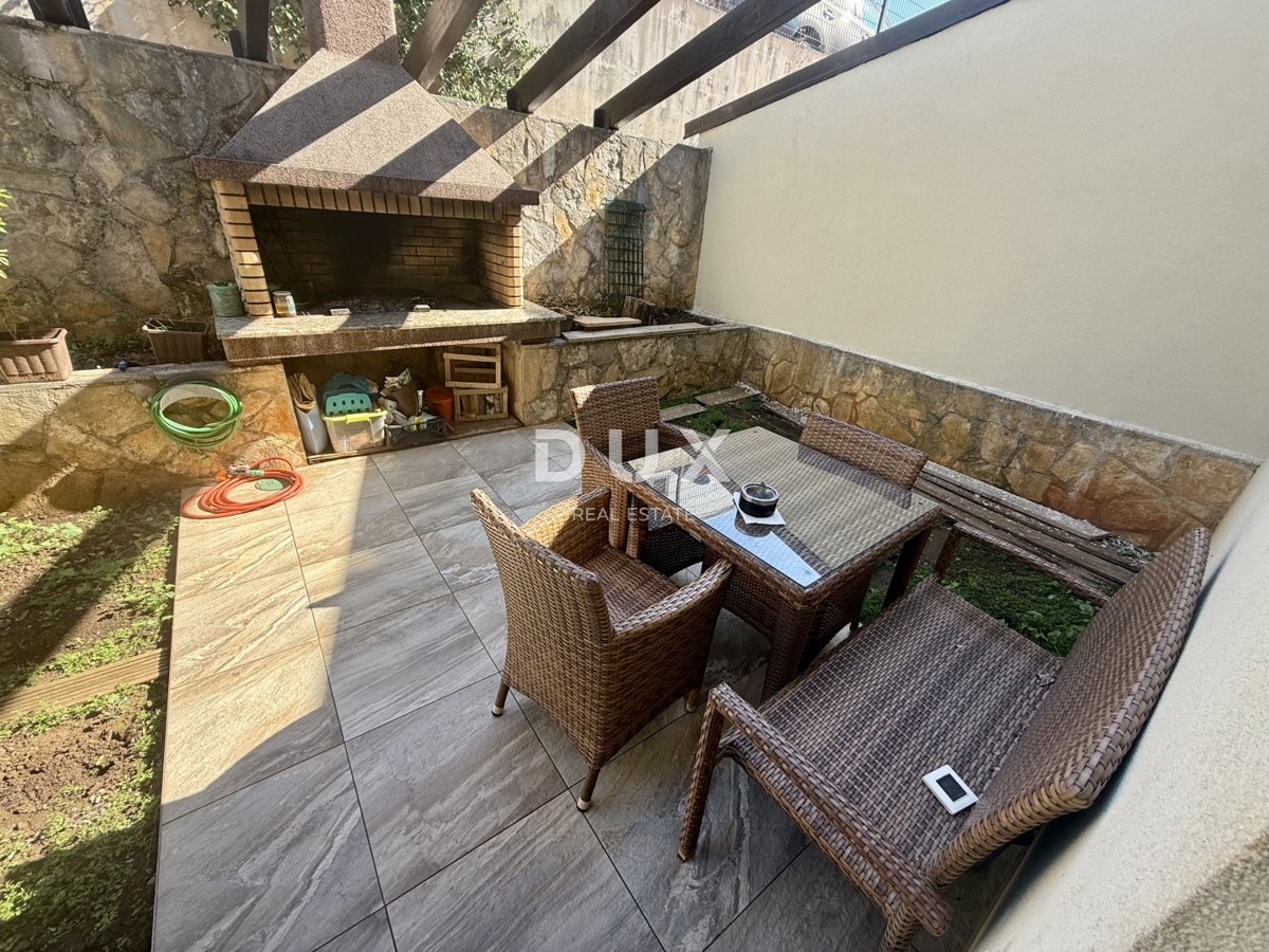 KOSTRENA - 3 camere da letto + soggiorno in un nuovo edificio con giardino e vista mare!