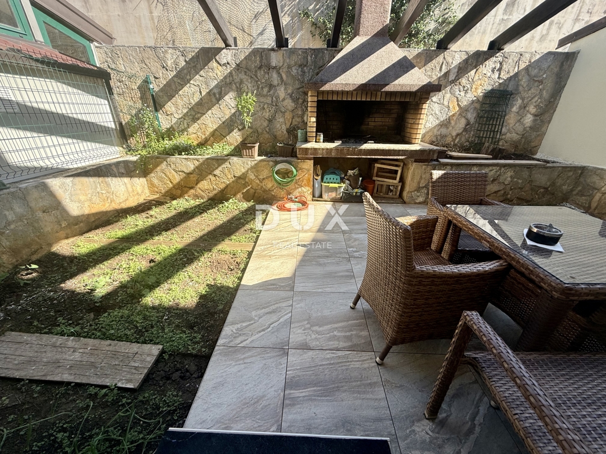 KOSTRENA - 3 camere da letto + soggiorno in un nuovo edificio con giardino e vista mare!