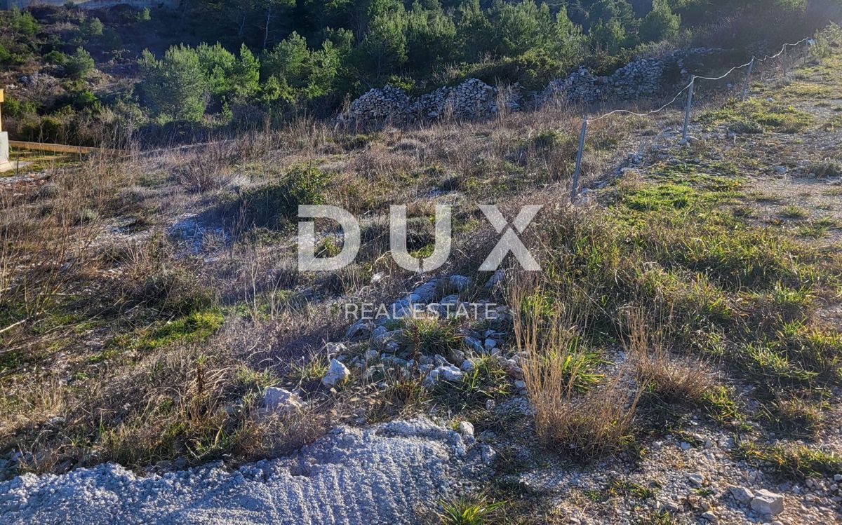 ZARA, CITTANOVA - OCCASIONE! Terreno edificabile a 150 m dal mare!