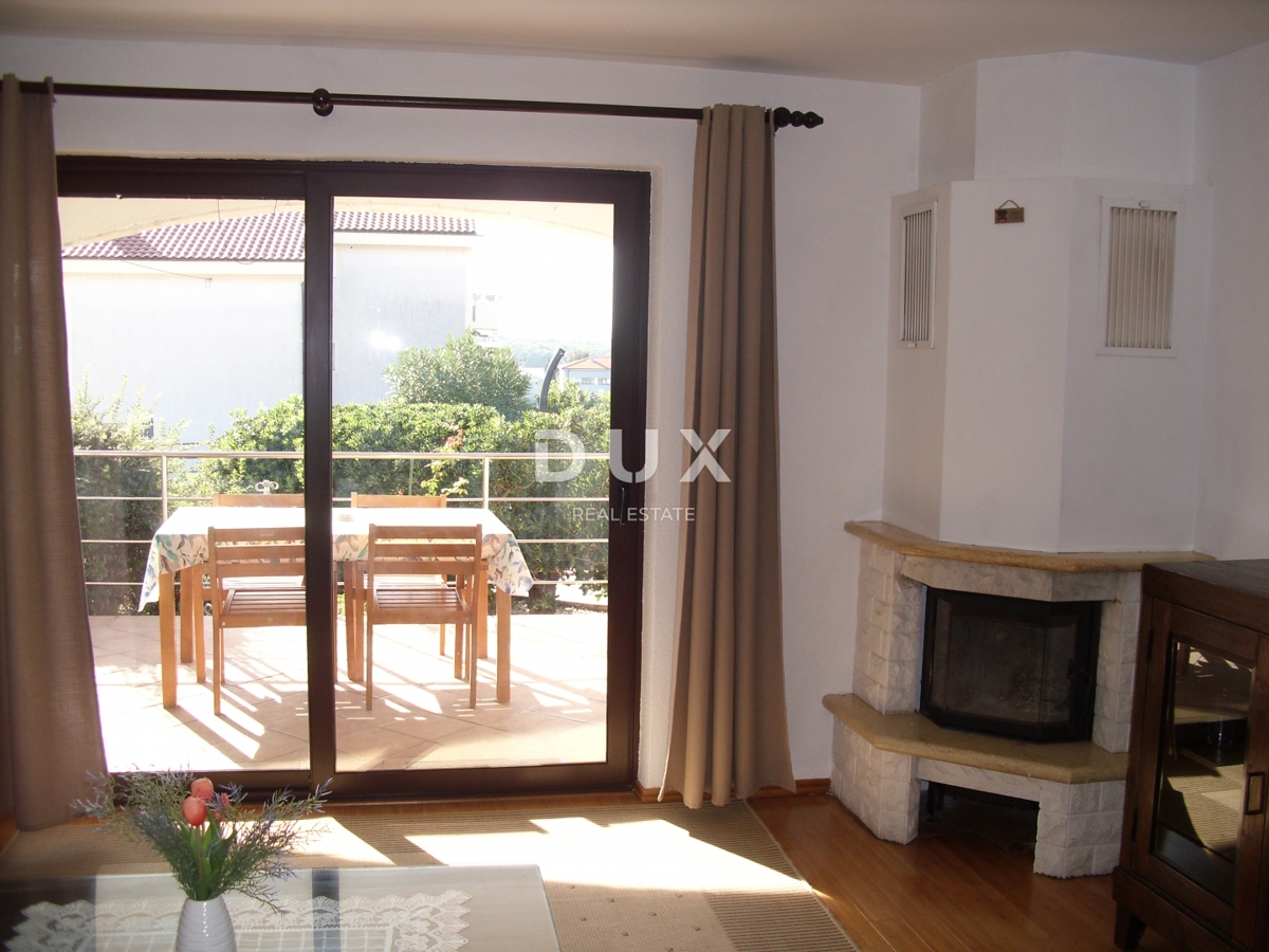 ISOLA DI KRK, PUNAT - Casa indipendente con piscina a 500 m dal mare