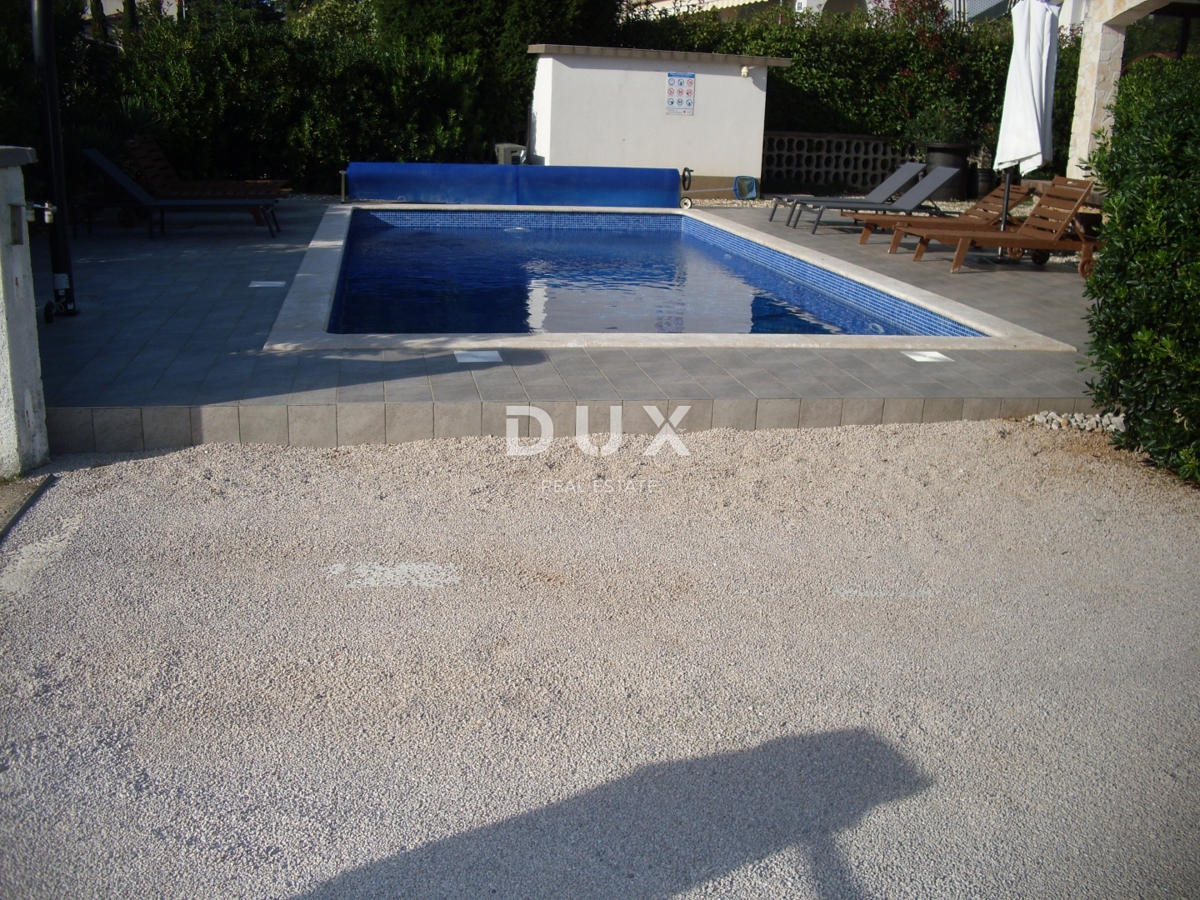 ISOLA DI KRK, PUNAT - Casa indipendente con piscina a 500 m dal mare