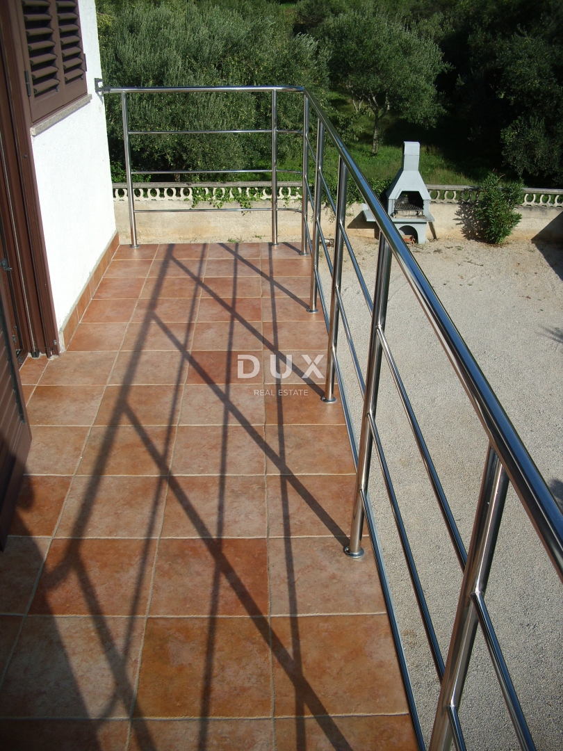 ISOLA DI KRK, PUNAT - Casa indipendente con piscina a 500 m dal mare