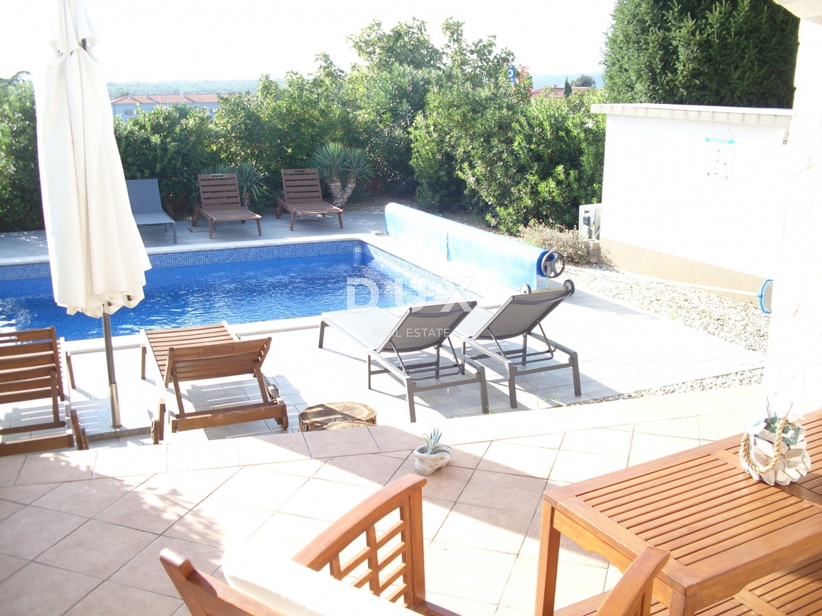 ISOLA DI KRK, PUNAT - Casa indipendente con piscina a 500 m dal mare