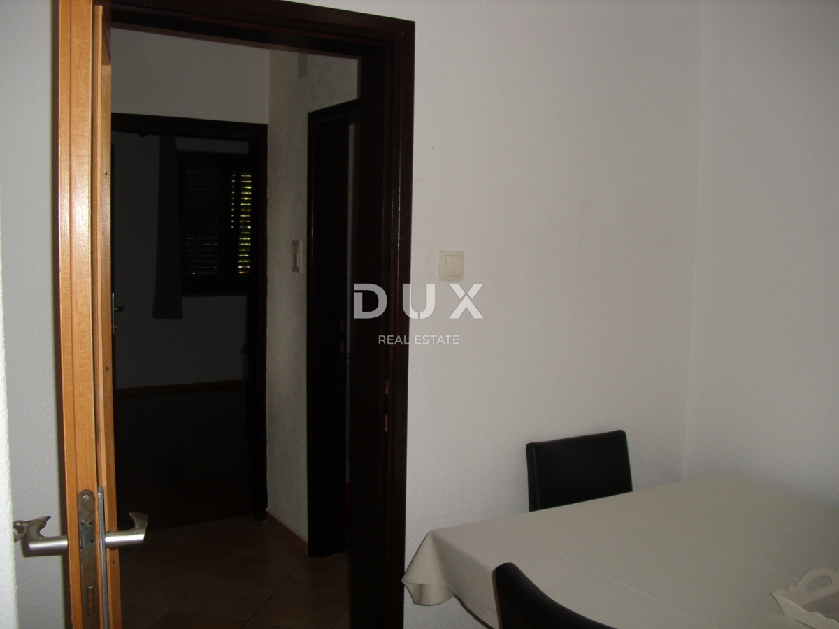 ISOLA DI KRK, PUNAT - Casa indipendente con piscina a 500 m dal mare