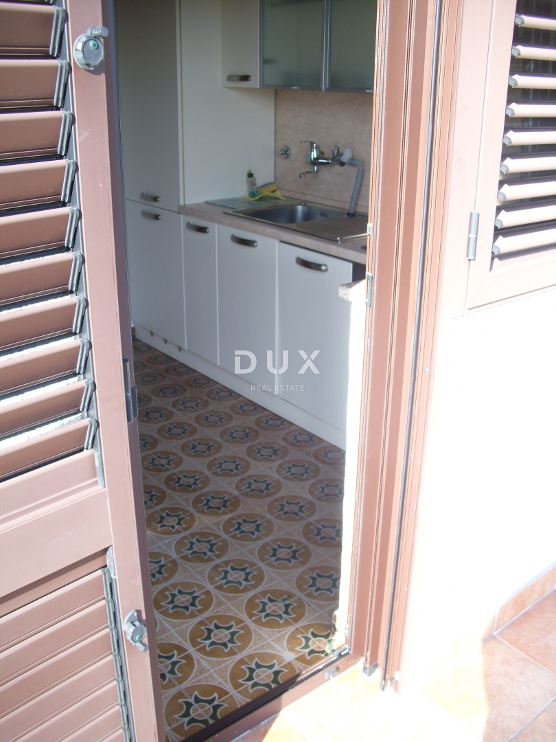 ISOLA DI KRK, PUNAT - Casa indipendente con piscina a 500 m dal mare