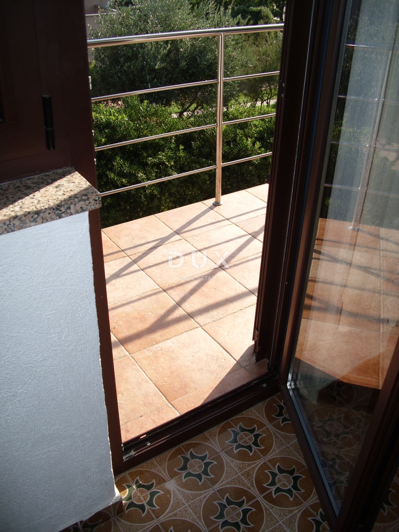 ISOLA DI KRK, PUNAT - Casa indipendente con piscina a 500 m dal mare