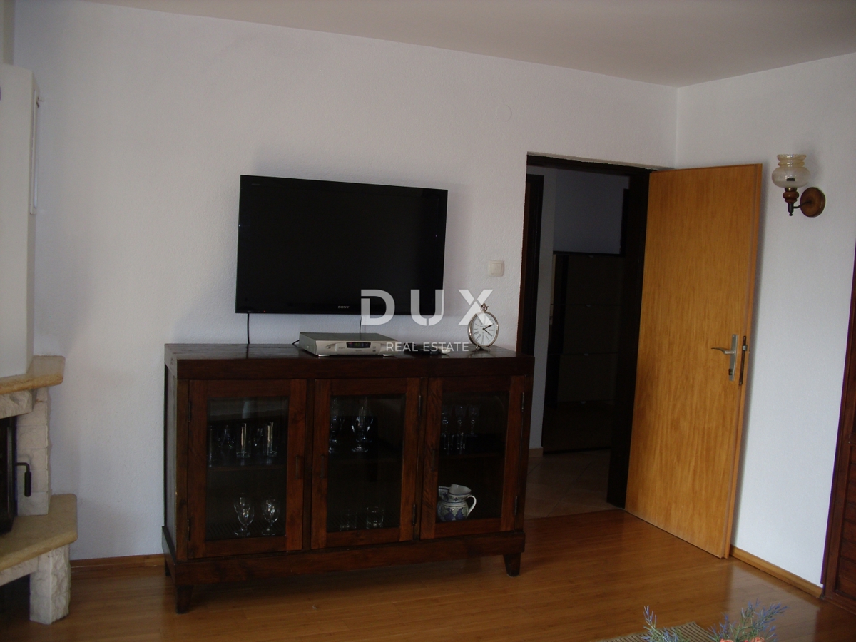 ISOLA DI KRK, PUNAT - Casa indipendente con piscina a 500 m dal mare