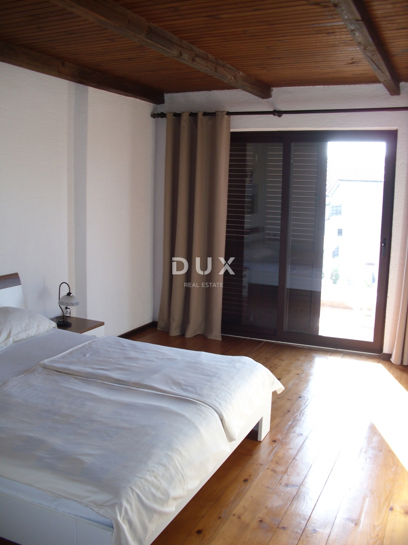 ISOLA DI KRK, PUNAT - Casa indipendente con piscina a 500 m dal mare