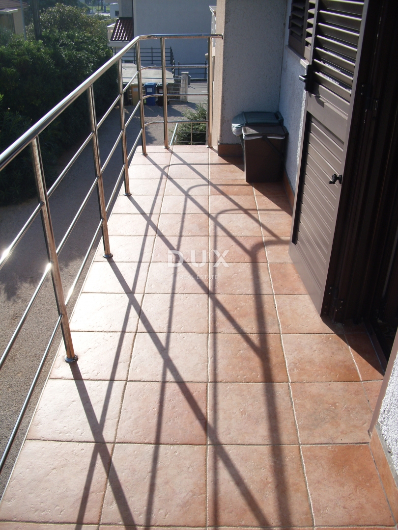 ISOLA DI KRK, PUNAT - Casa indipendente con piscina a 500 m dal mare