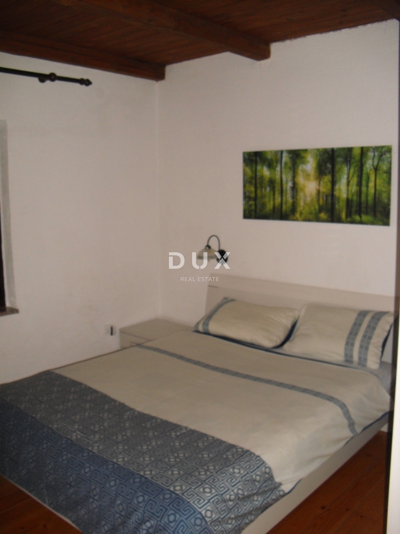 ISOLA DI KRK, PUNAT - Casa indipendente con piscina a 500 m dal mare